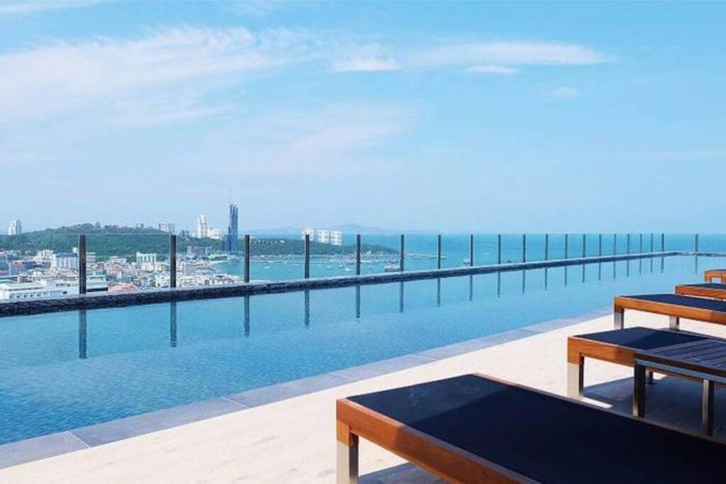 Central Pattaya - Sea View Large Balcony Condo With Infinity Pool Luaran gambar