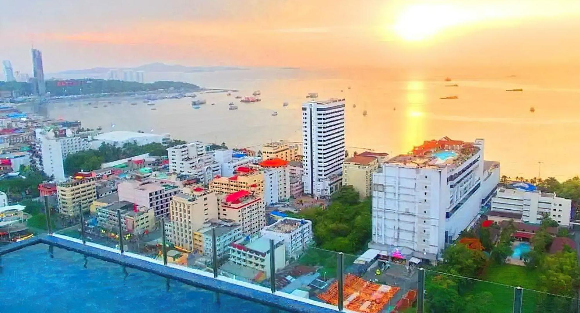 Central Pattaya - Sea View Large Balcony Condo With Infinity Pool Luaran gambar